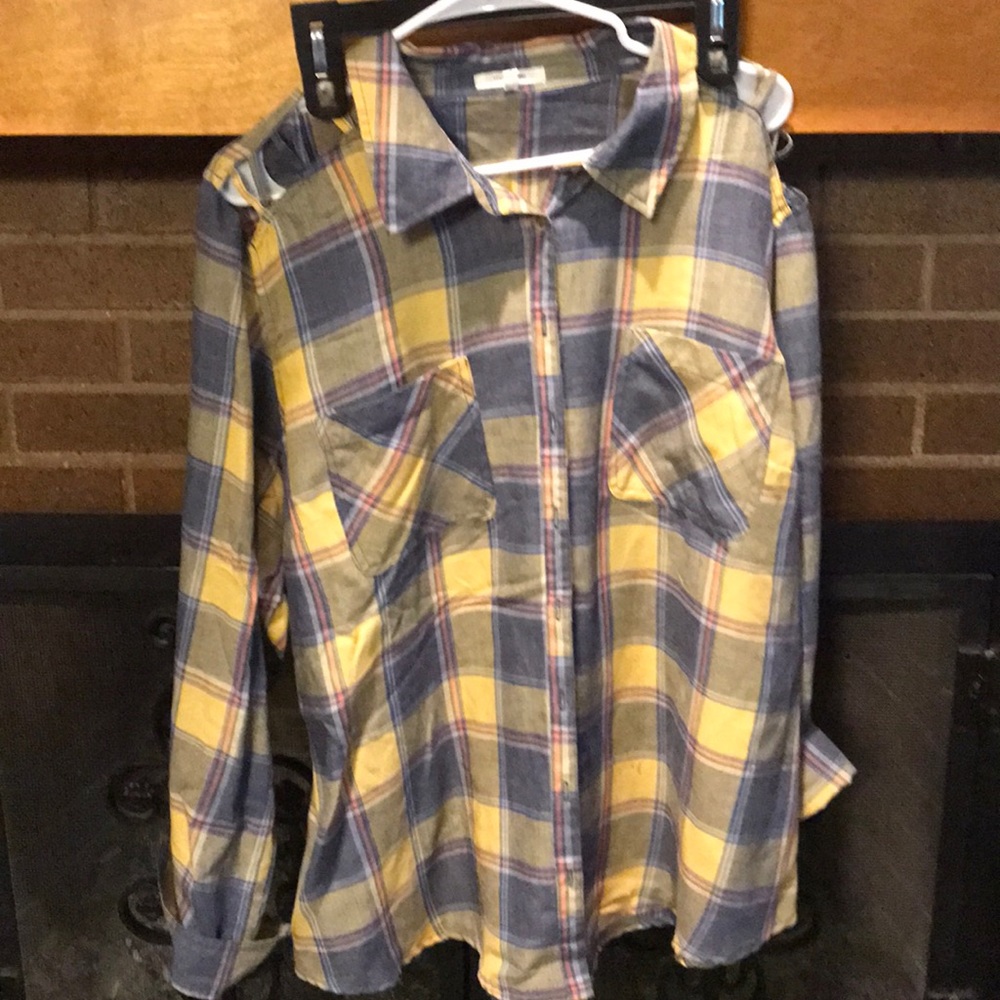 Women’s flannel shirt